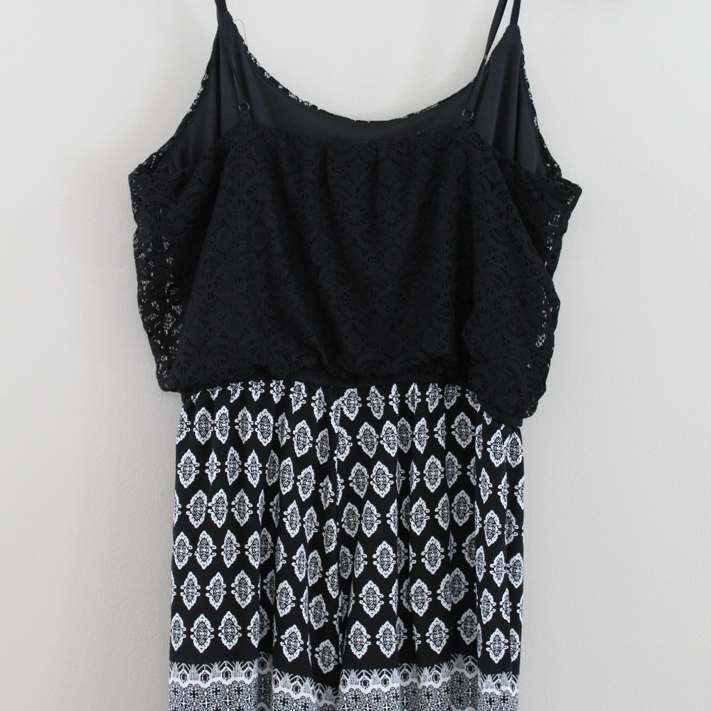 Romper - Picture 2 of 3